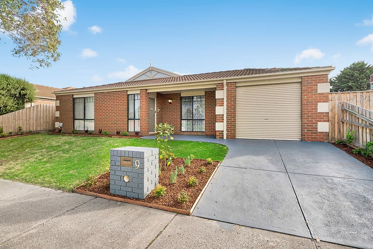 9 Daphne Way, Cranbourne North VIC 3977, Cranbourne North - Image 1