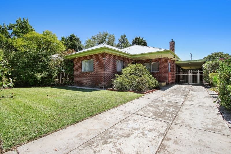 300 Kooba Street, North Albury - Image 1