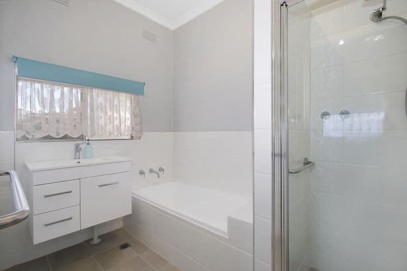 300 Kooba Street, North Albury - Thumbnail 2