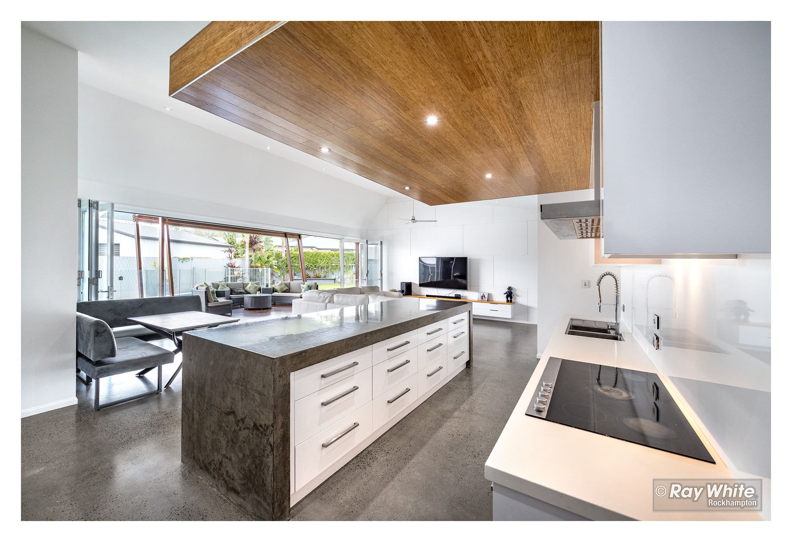 10 Waratah Court, Norman Gardens QLD 4701, Norman Gardens - Thumbnail 3