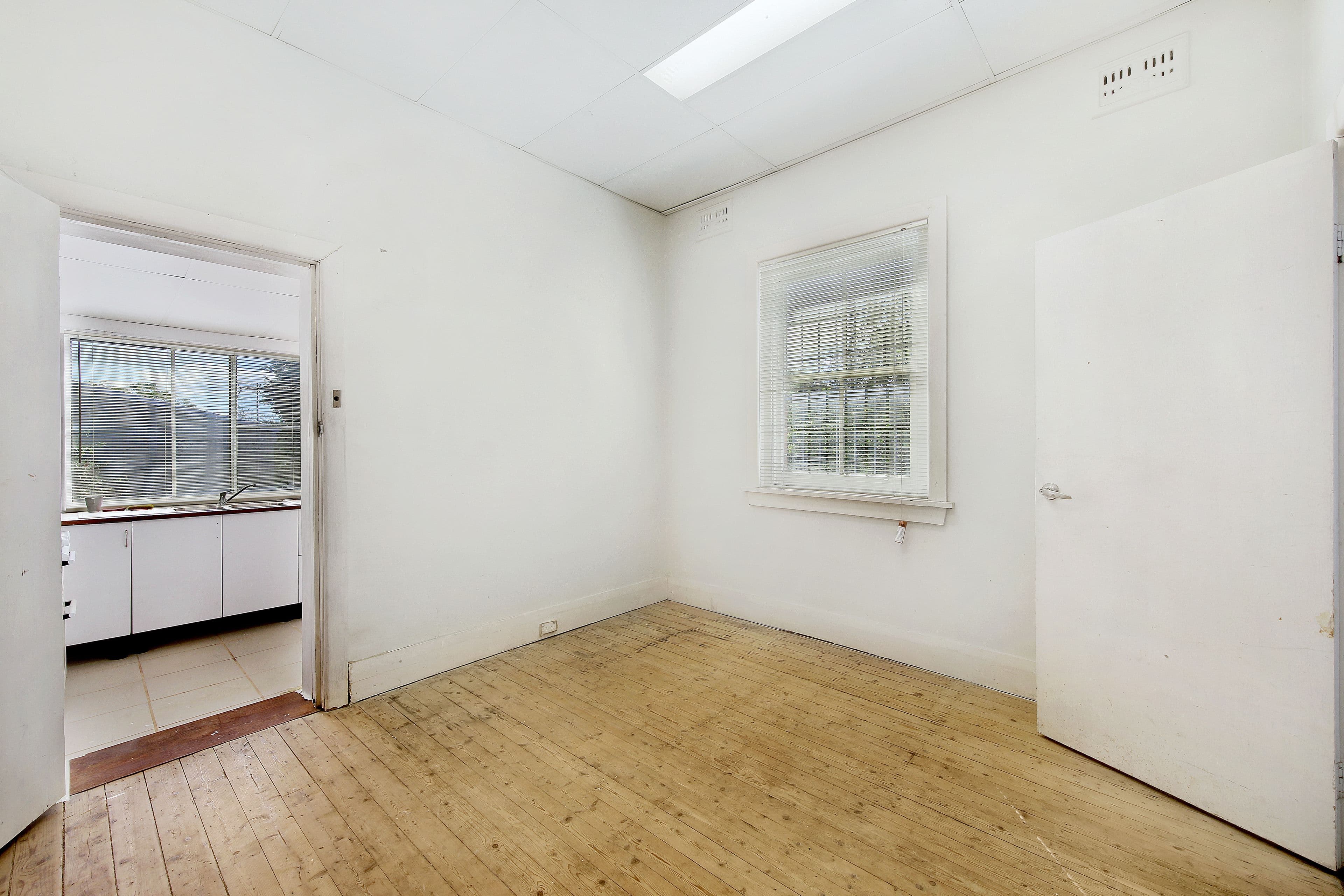 6 Monash Road, Gladesville - Thumbnail 4