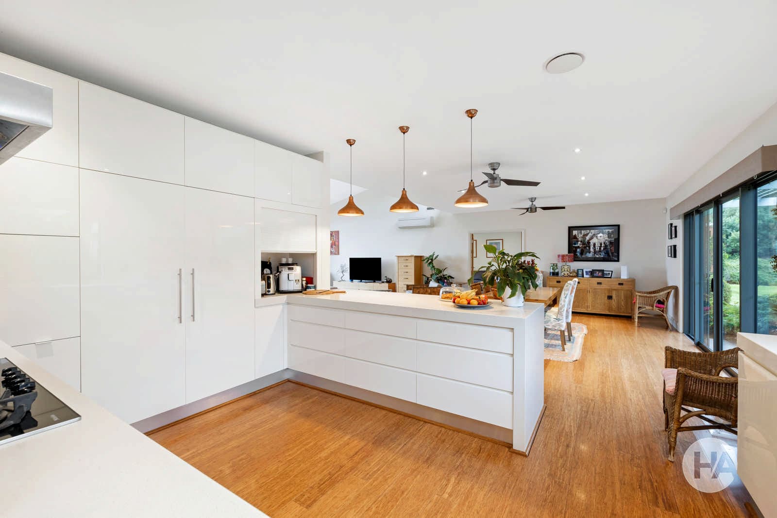 67 Highfield Drive, LANGWARRIN SOUTH, Langwarrin South - Thumbnail 2