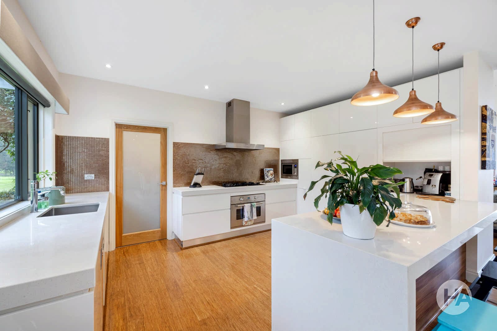 67 Highfield Drive, LANGWARRIN SOUTH, Langwarrin South - Thumbnail 3