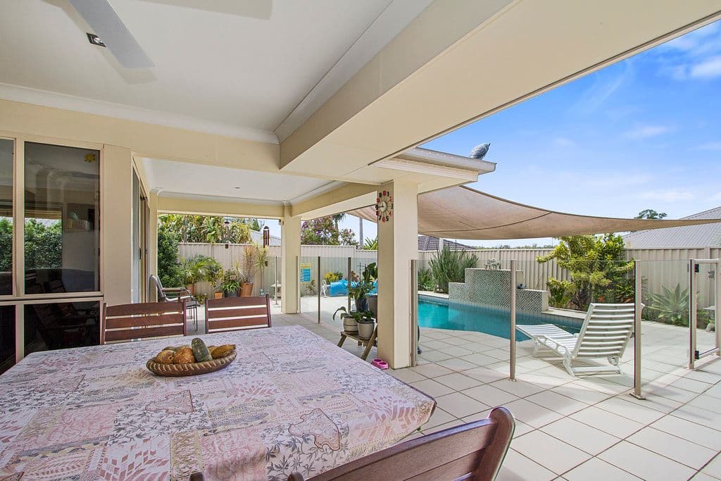 120 Crestwood Drive, Molendinar QLD 4214, Molendinar - Thumbnail 4