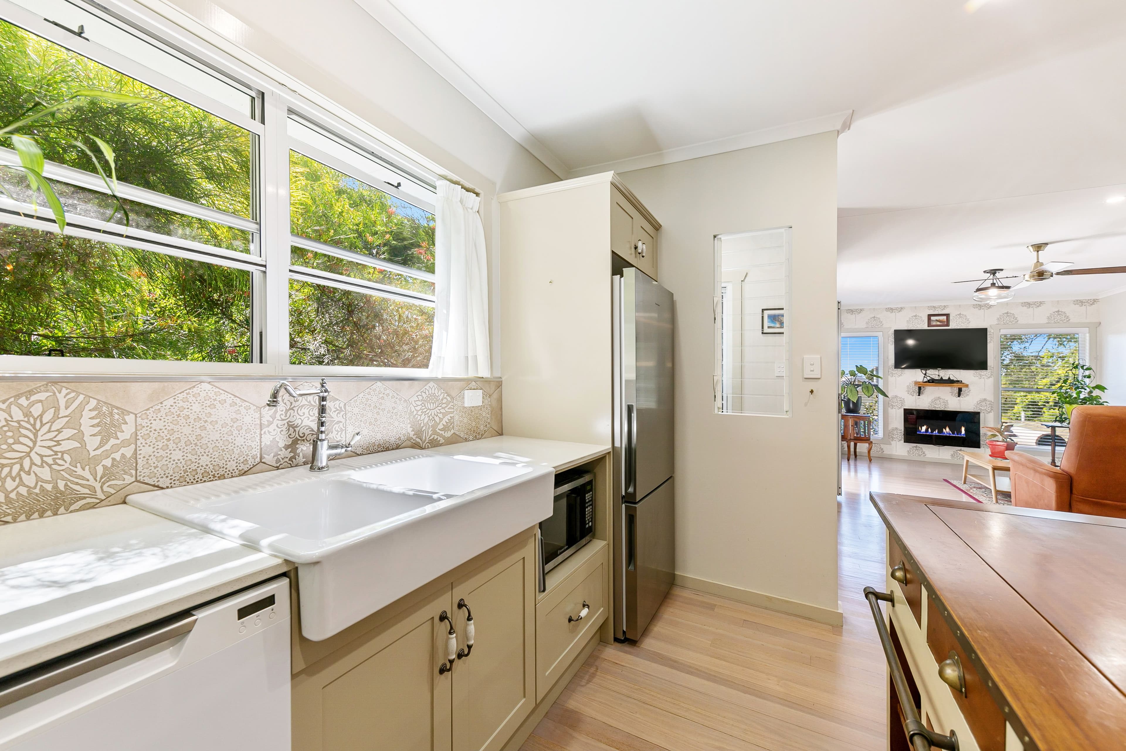 11 Beechmont Avenue, Tamborine Mountain QLD 4272, Tamborine Mountain - Thumbnail 6