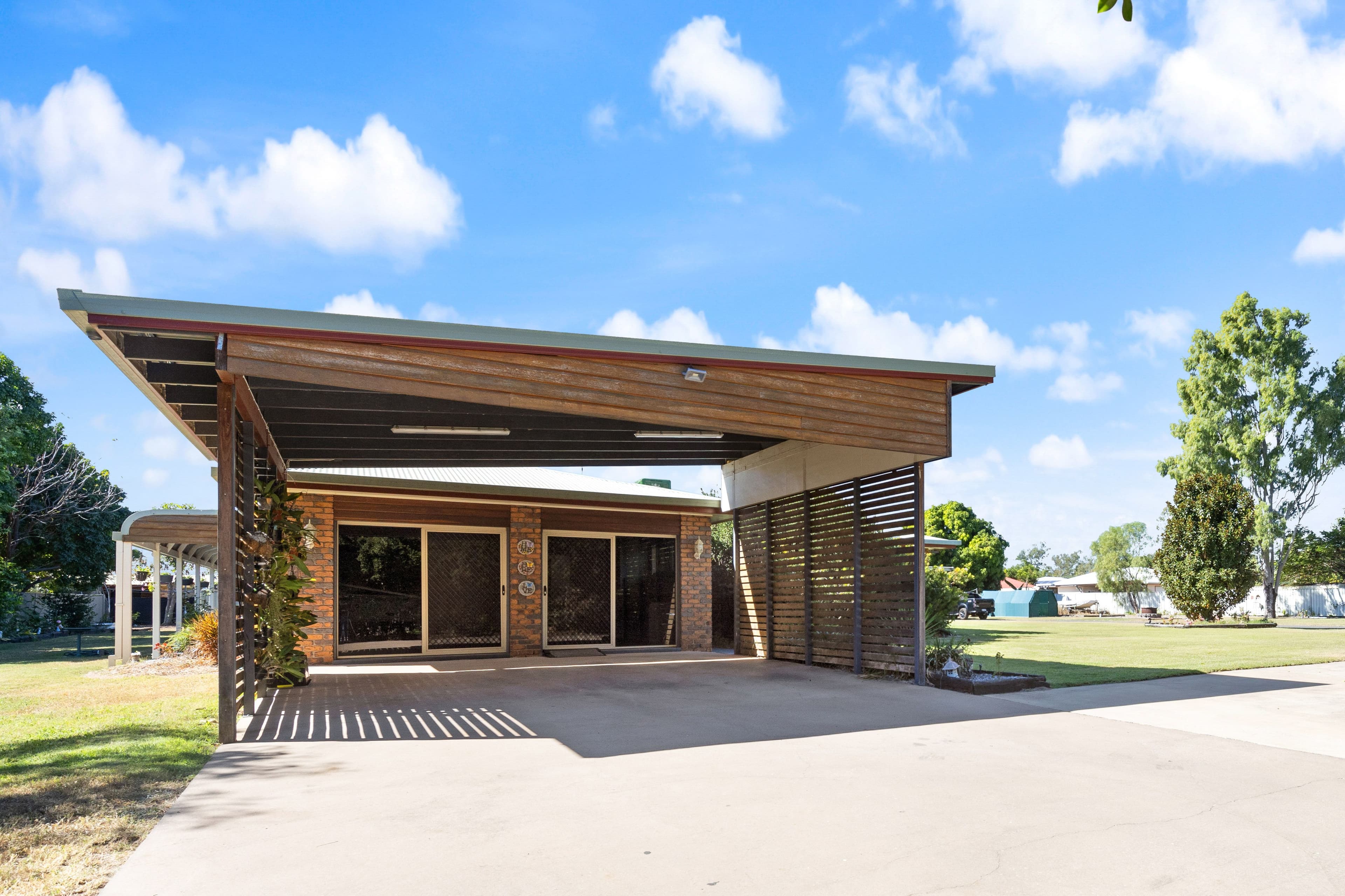 12 Quinn Street, Emerald QLD 4720, Emerald - Thumbnail 2