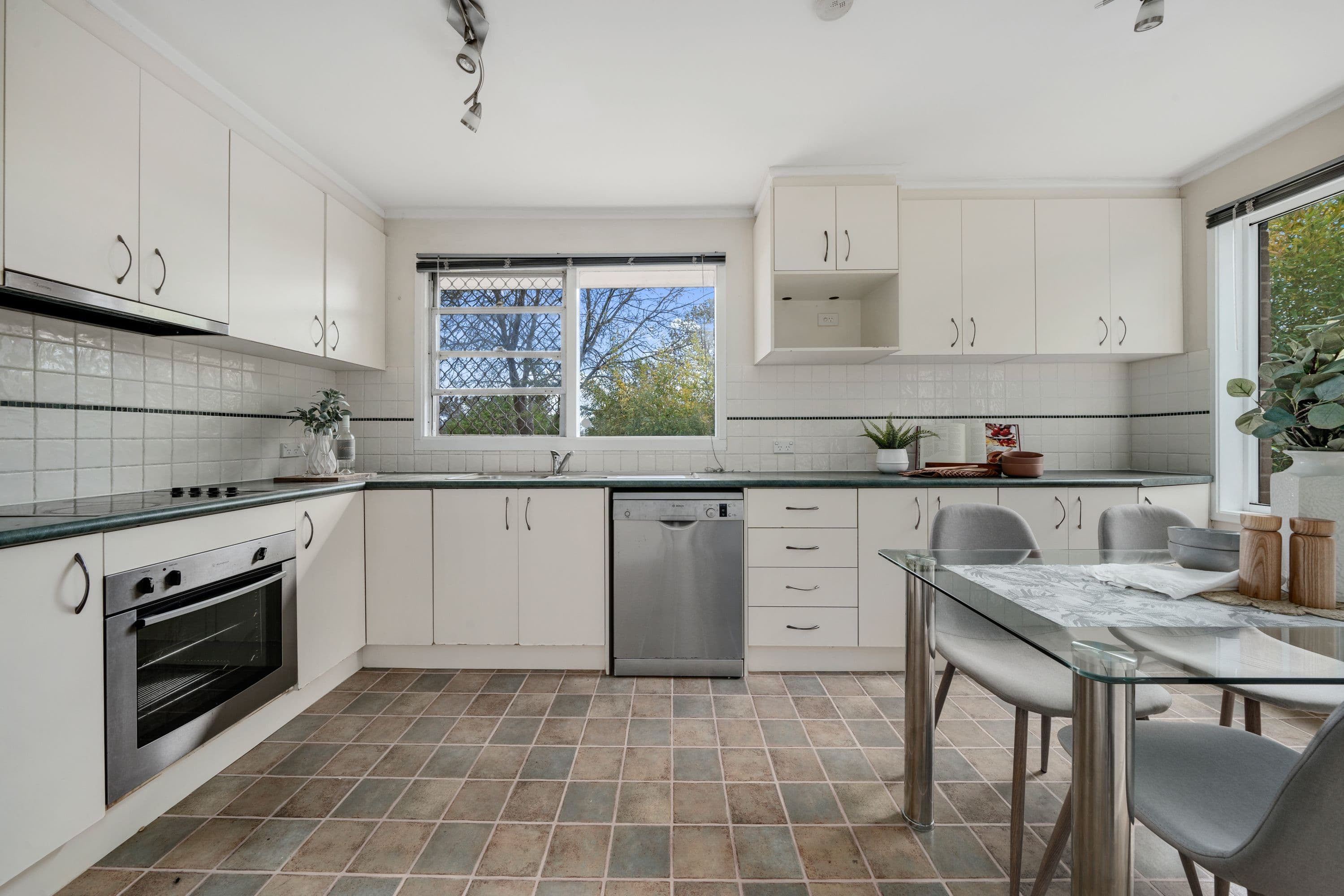 36 Kitchener Street, Hughes ACT 2605, Hughes - Thumbnail 2