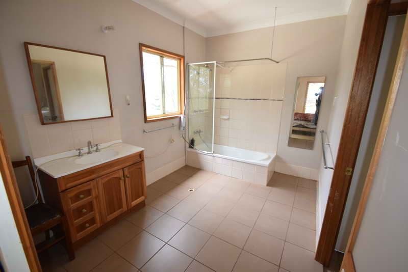131 HIGHLAND Street, Esk QLD 4312, Esk - Thumbnail 5