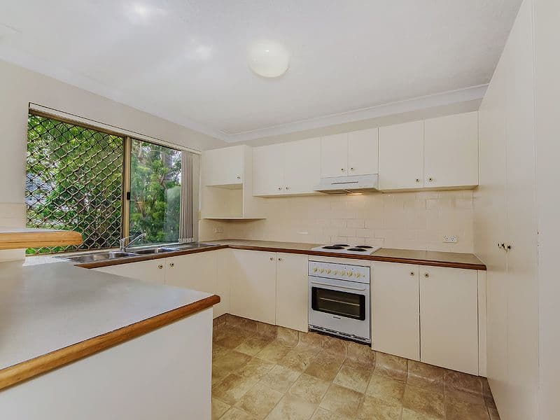 35 Huth Street, LABRADOR QLD 4215, Labrador - Thumbnail 2