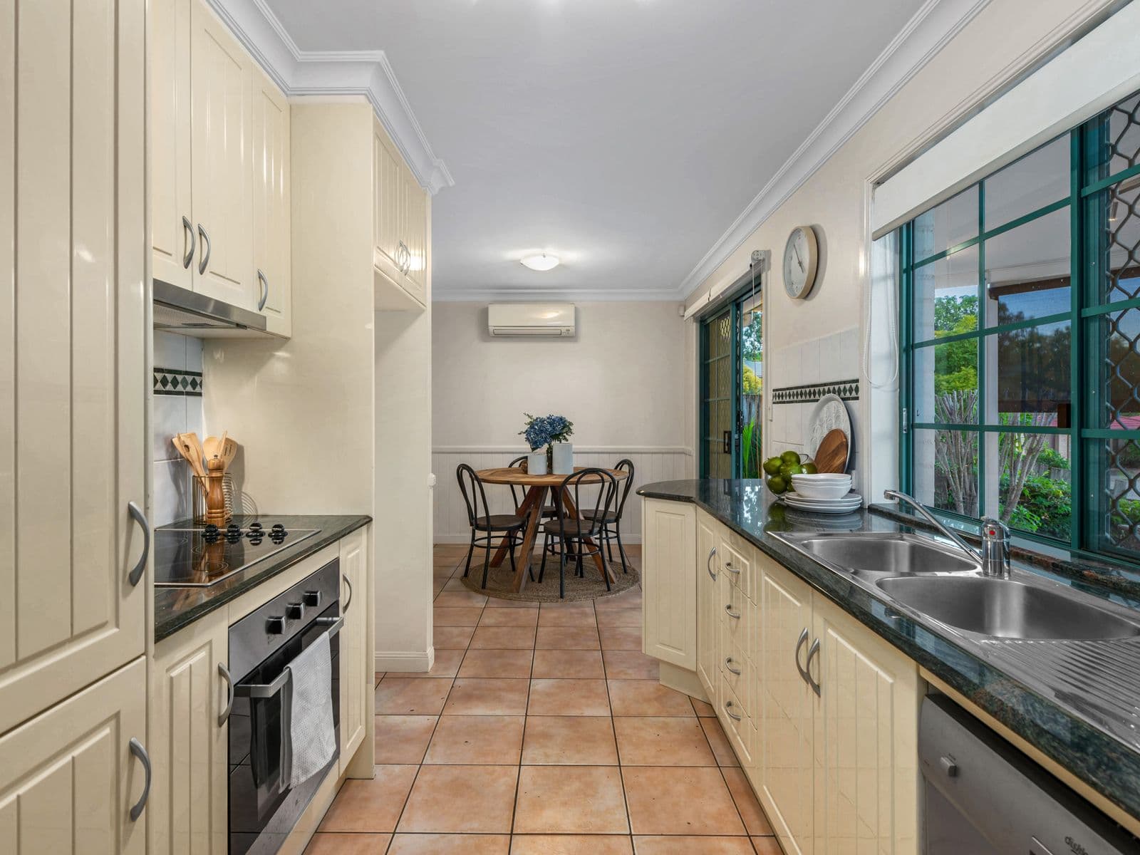 62 Pampling Street, Camp Hill QLD 4152, Camp Hill - Thumbnail 8