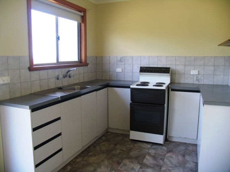 18 Triangle Court, NOARLUNGA DOWNS SA 5168, Noarlunga Downs - Thumbnail 4
