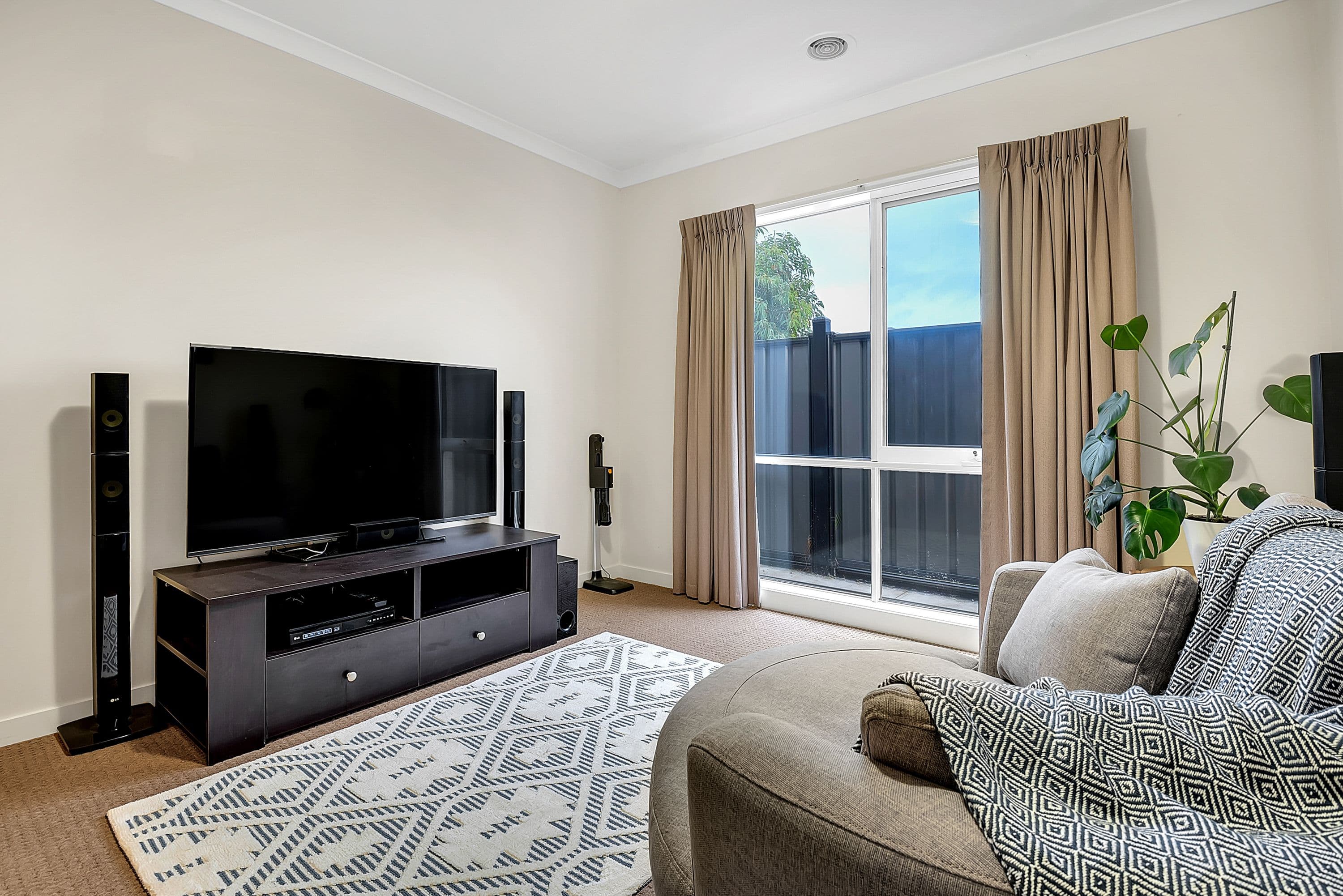 11 Riberry Street, Craigieburn VIC 3064, Craigieburn - Thumbnail 4