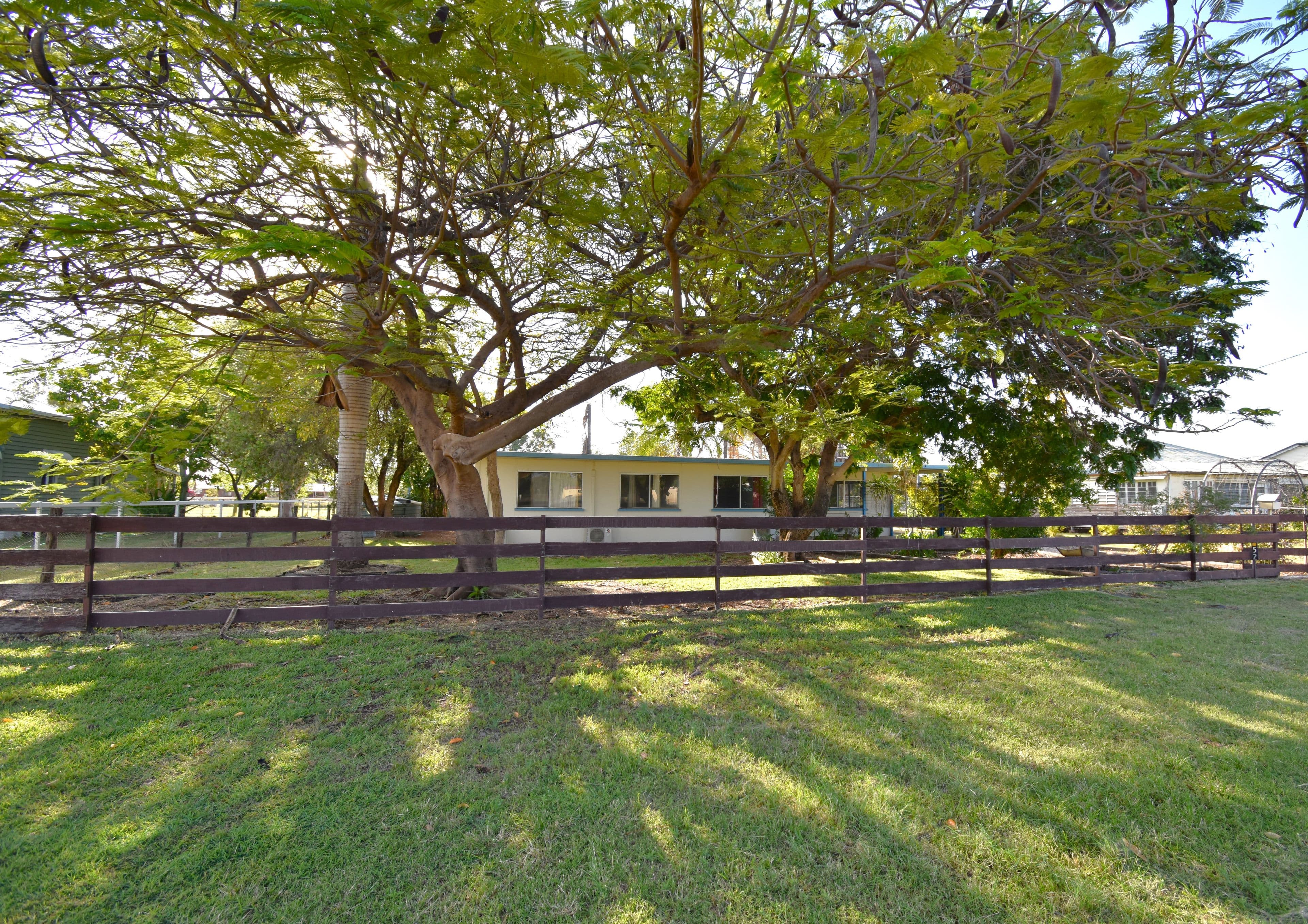 52 Willow Street, Barcaldine QLD 4725, Barcaldine - Image 1