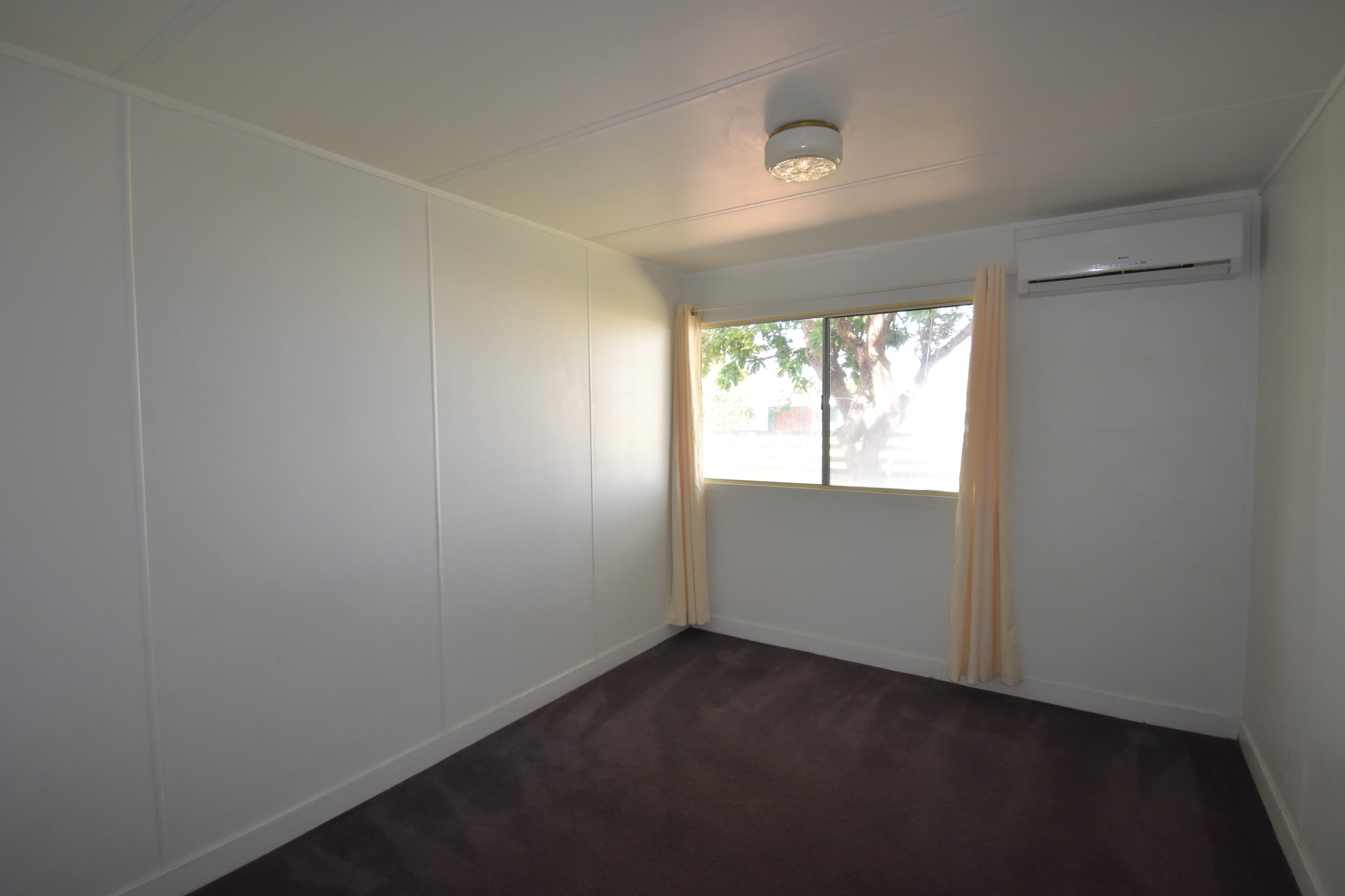 52 Willow Street, Barcaldine QLD 4725, Barcaldine - Thumbnail 7