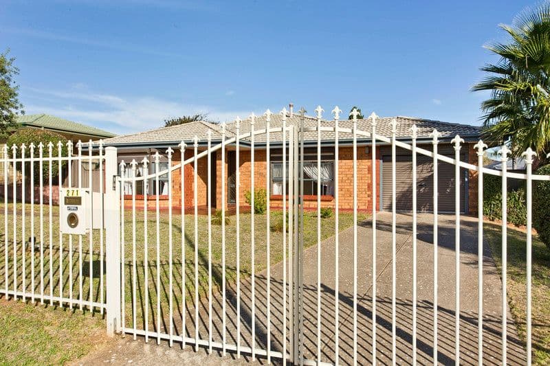 271 Grenfell Road, Redwood Park SA 5097, Redwood Park - Thumbnail 2