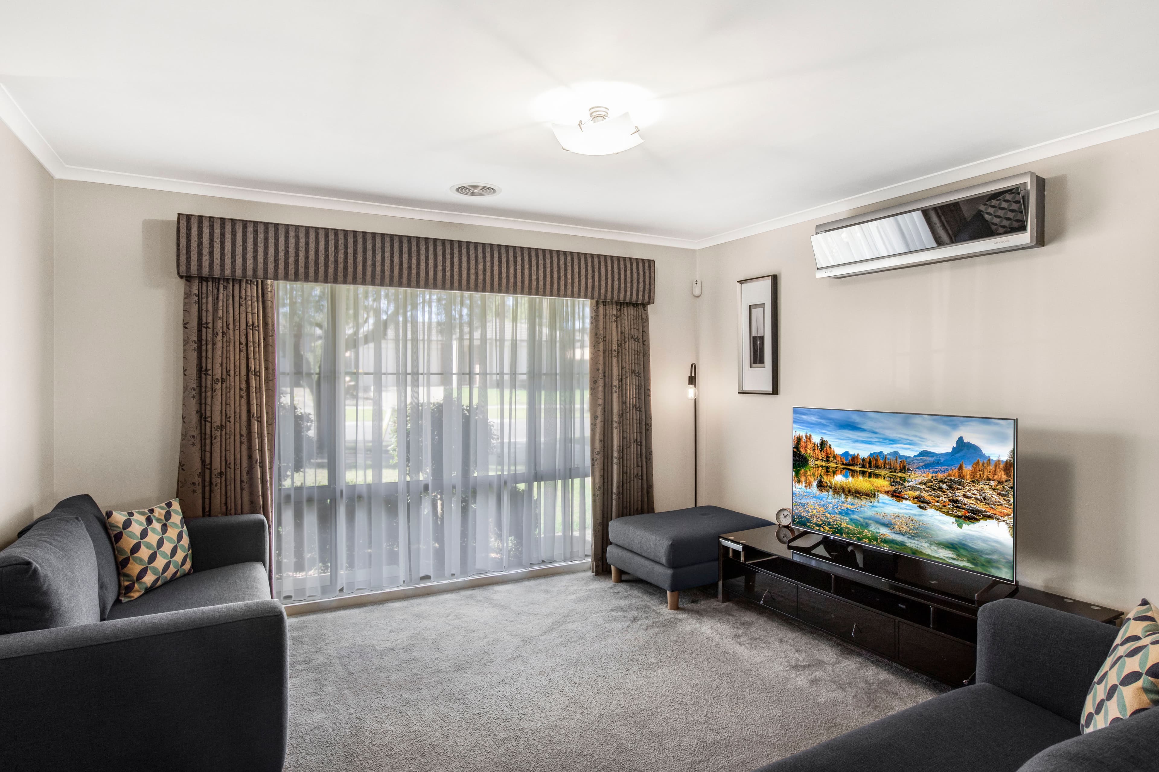 135 Ahern Road, Pakenham VIC 3810, Pakenham - Thumbnail 2