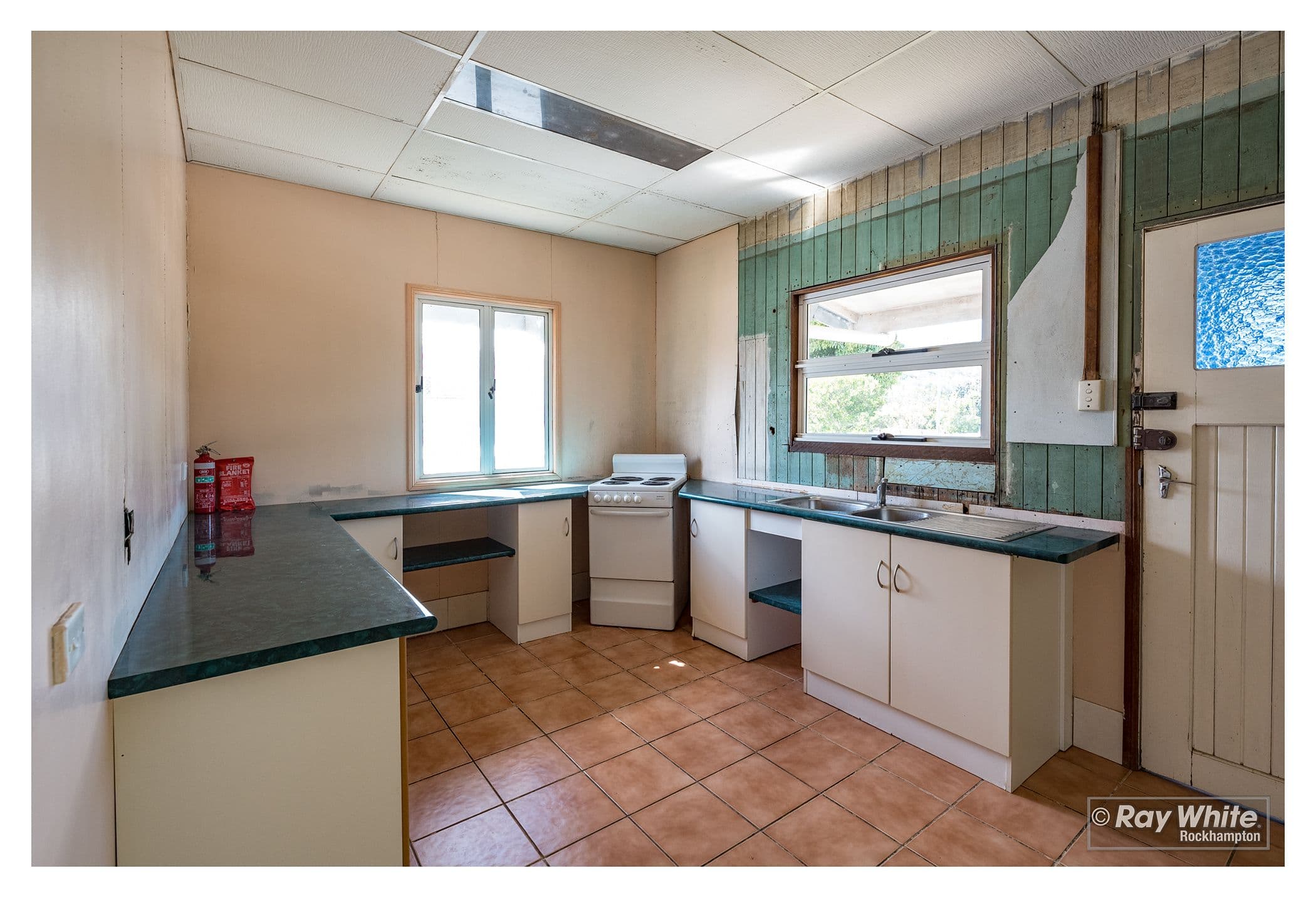140-142 Codd Street, Koongal QLD 4701, Koongal - Thumbnail 2
