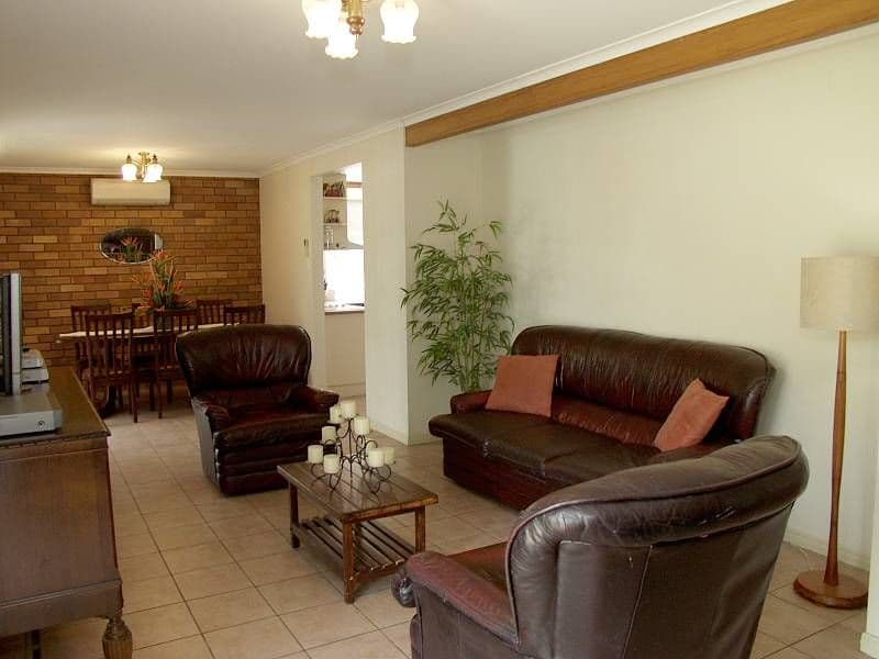 8 Dubarry Street, SUNNYBANK HILLS QLD 4109, Sunnybank Hills - Thumbnail 3