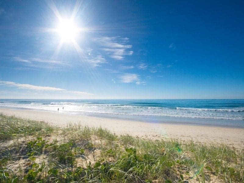 29 Wavecrest Drive, Castaways Beach - Thumbnail 2