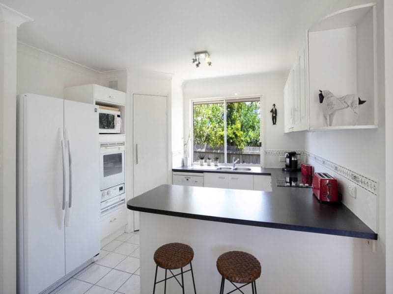 29 Wavecrest Drive, Castaways Beach - Thumbnail 4
