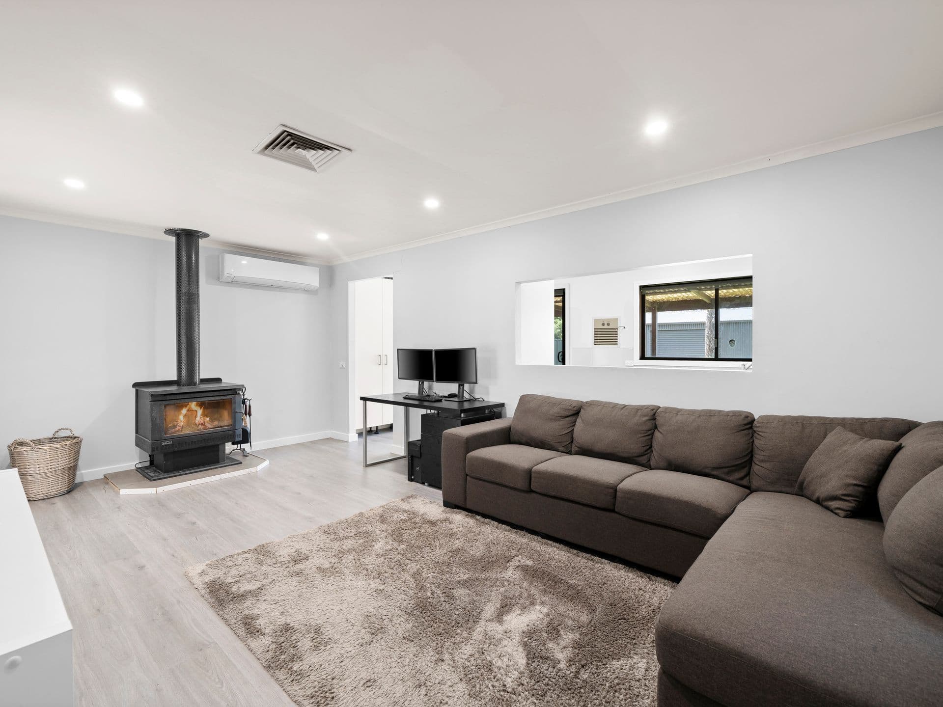 35 Barrington Street, Benalla VIC 3672, Benalla - Thumbnail 2