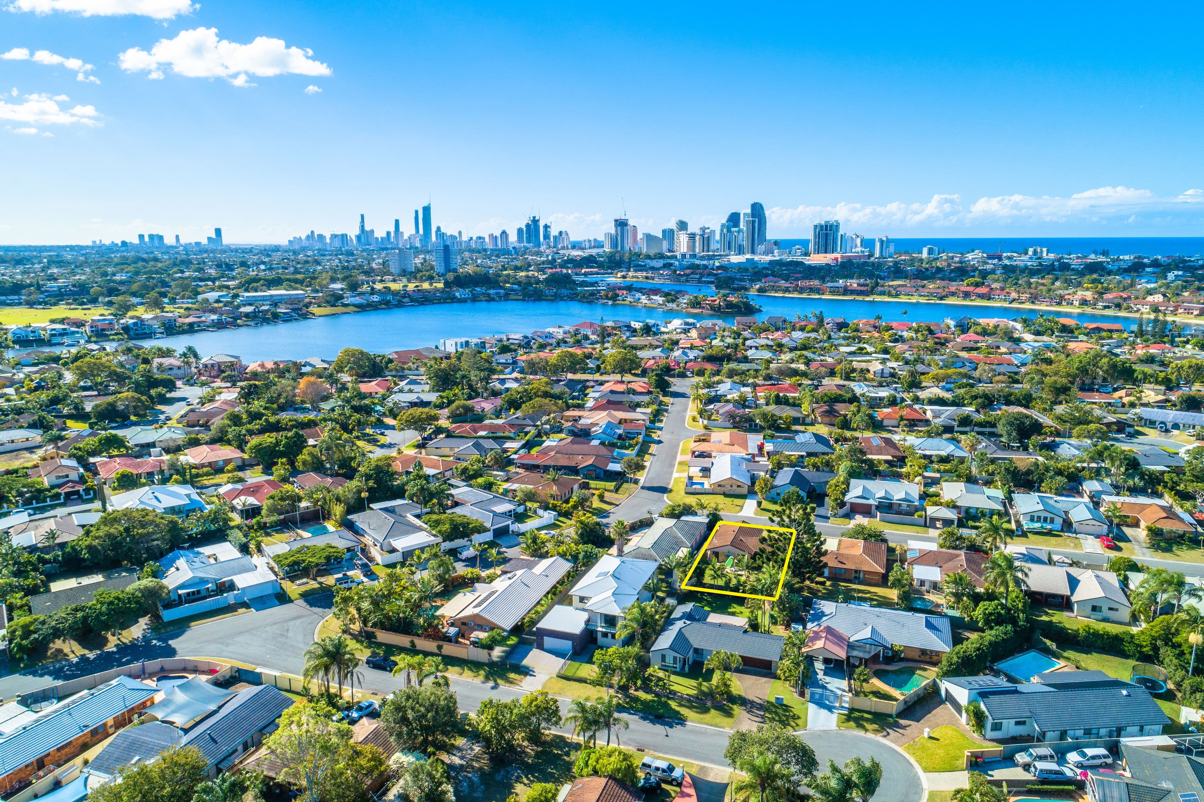 3 Wayfarer Avenue, Mermaid Waters QLD 4218, Mermaid Waters - Thumbnail 2