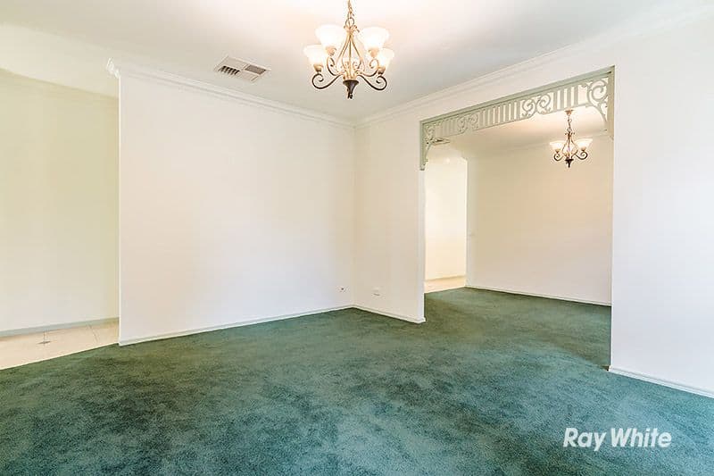 3 Filbert Court, Cranbourne North VIC 3977, Cranbourne North - Thumbnail 2