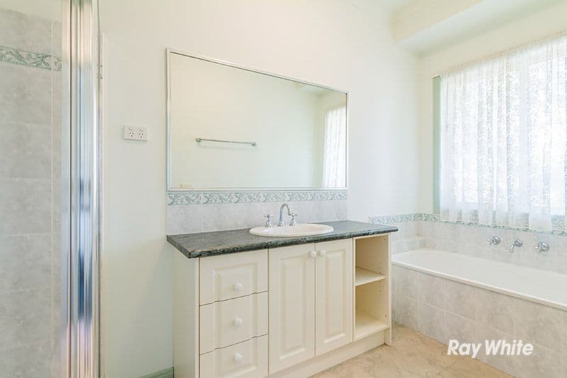 3 Filbert Court, Cranbourne North VIC 3977, Cranbourne North - Thumbnail 4