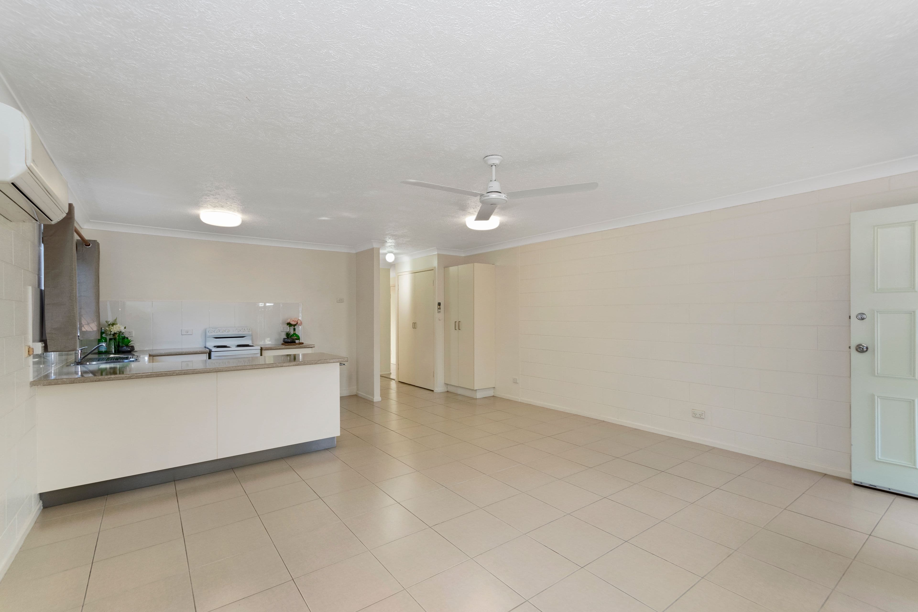 27 Armstrong Street, Hermit Park QLD 4812, Hermit Park - Thumbnail 3