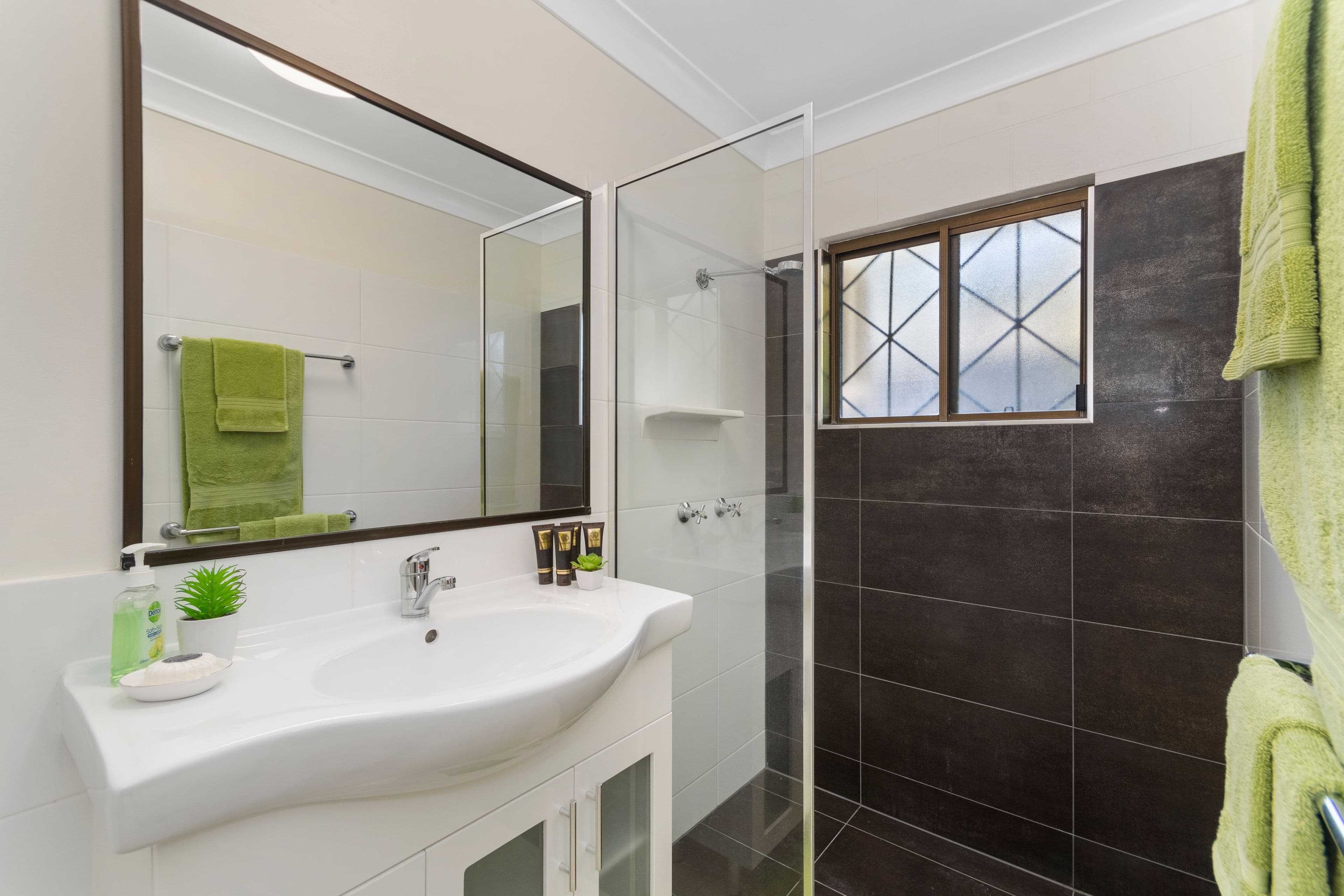 27 Armstrong Street, Hermit Park QLD 4812, Hermit Park - Thumbnail 4