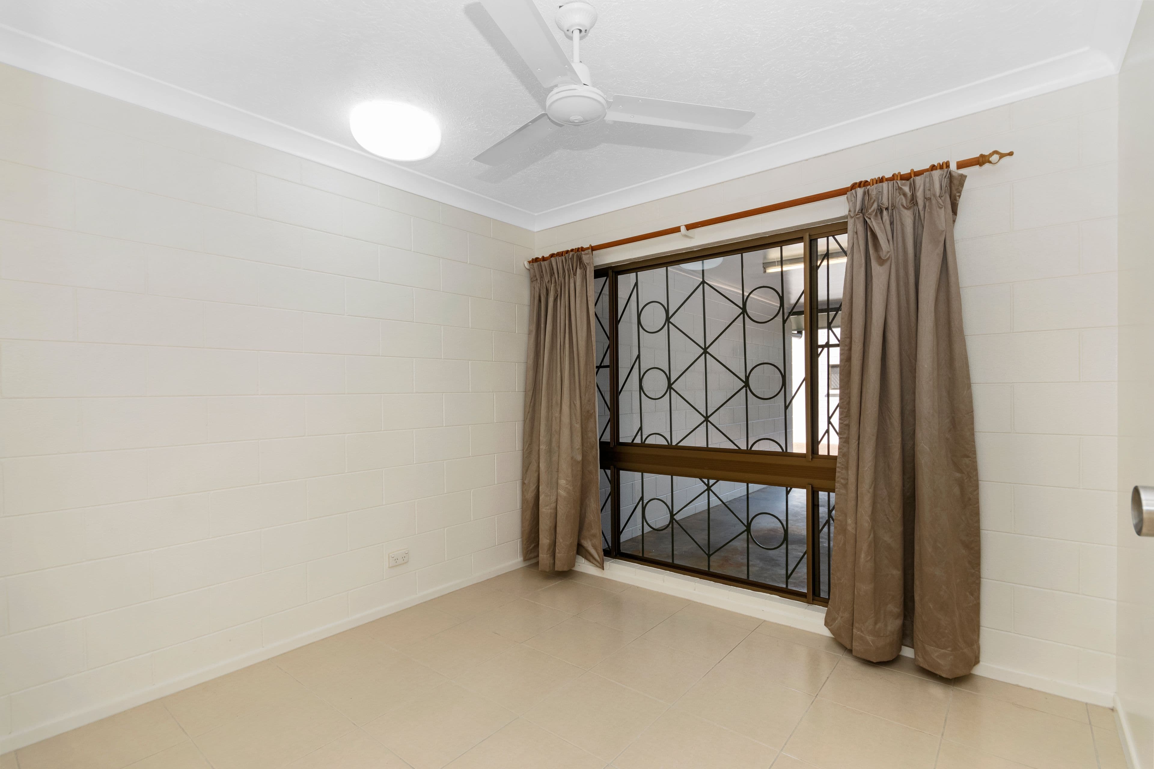27 Armstrong Street, Hermit Park QLD 4812, Hermit Park - Thumbnail 6