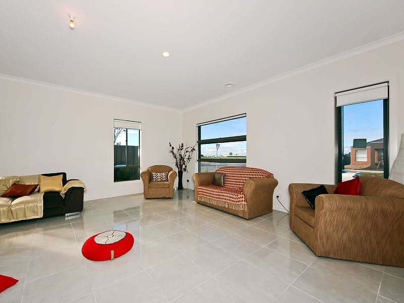 4 Wilandra Drive, TARNEIT VIC 3029, Tarneit - Thumbnail 2