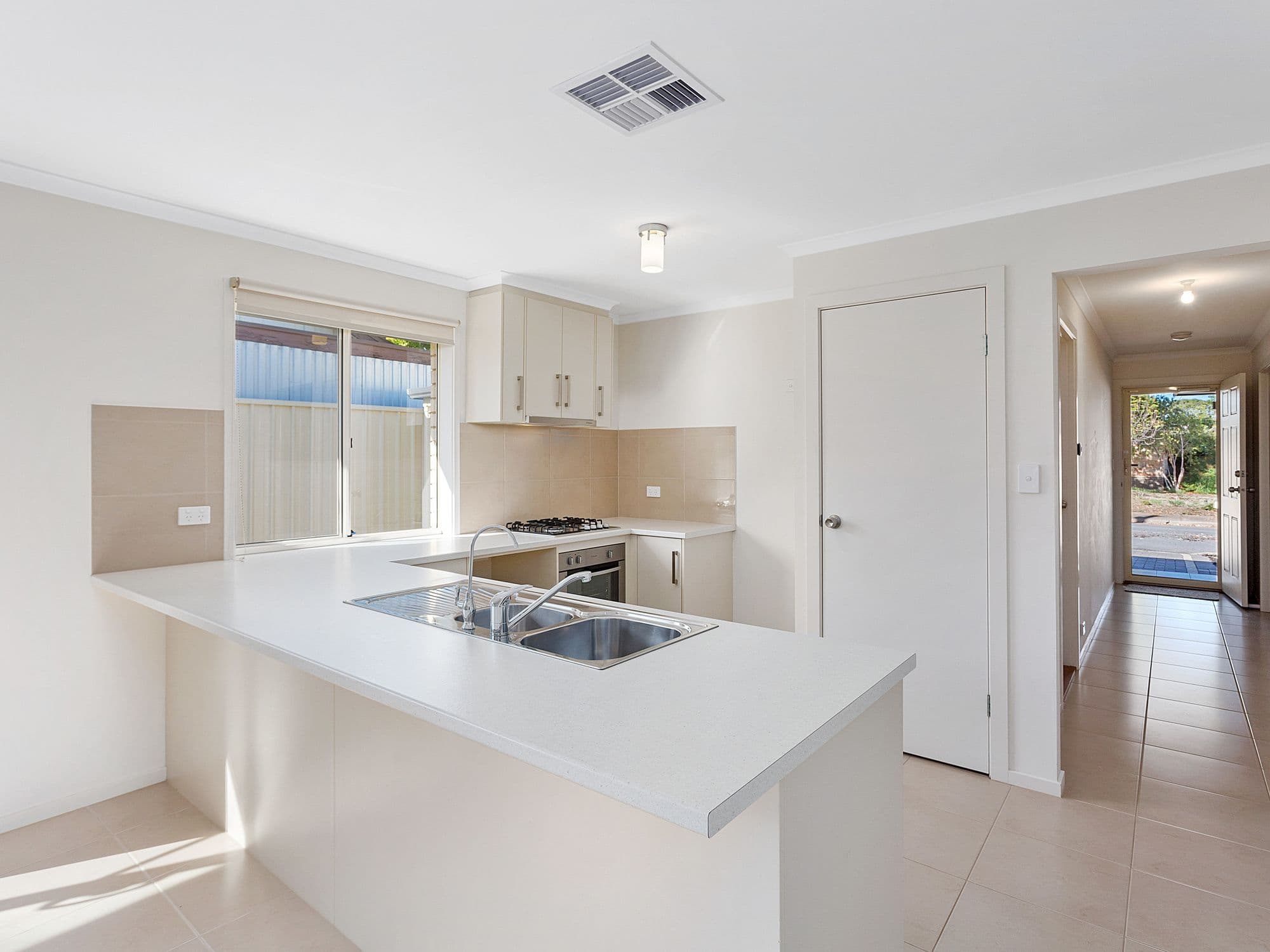 18 Karyn Crescent, Morphett Vale SA 5162, Morphett Vale - Thumbnail 4