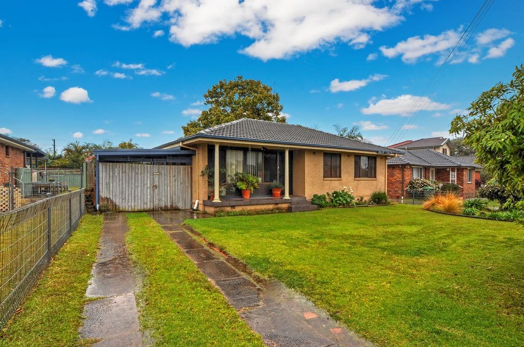 44 Bradman Avenue, Warilla - Image 1