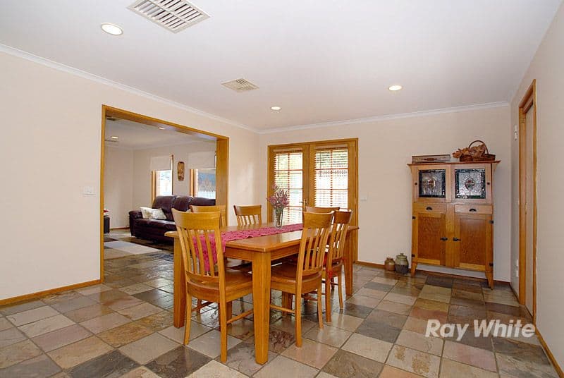 12 Theodore Terrace, BERWICK VIC 3806, Berwick - Thumbnail 5