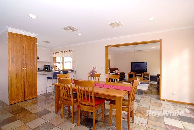 12 Theodore Terrace, BERWICK VIC 3806, Berwick - Thumbnail 8