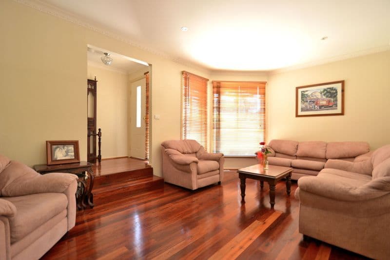 207 Nepean Street, GREENSBOROUGH VIC 3088, Greensborough - Thumbnail 2