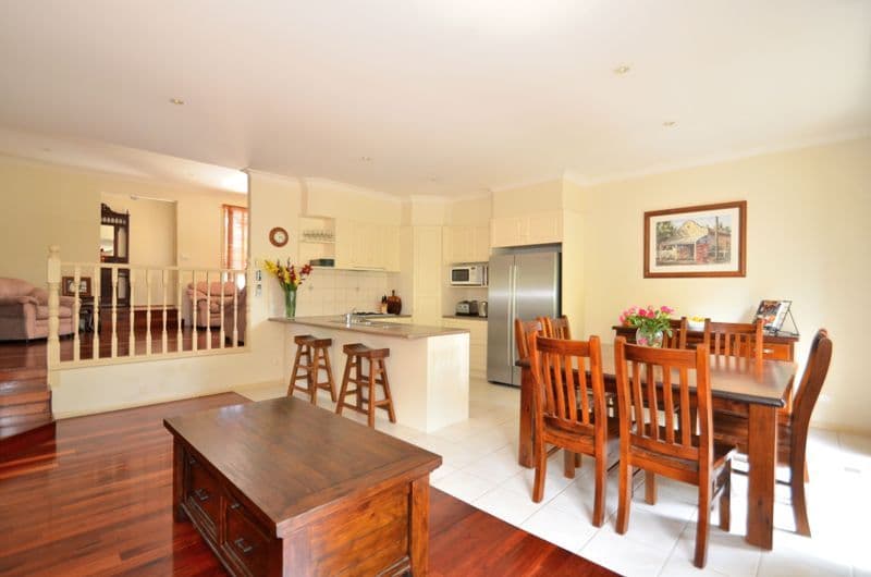 207 Nepean Street, GREENSBOROUGH VIC 3088, Greensborough - Thumbnail 3