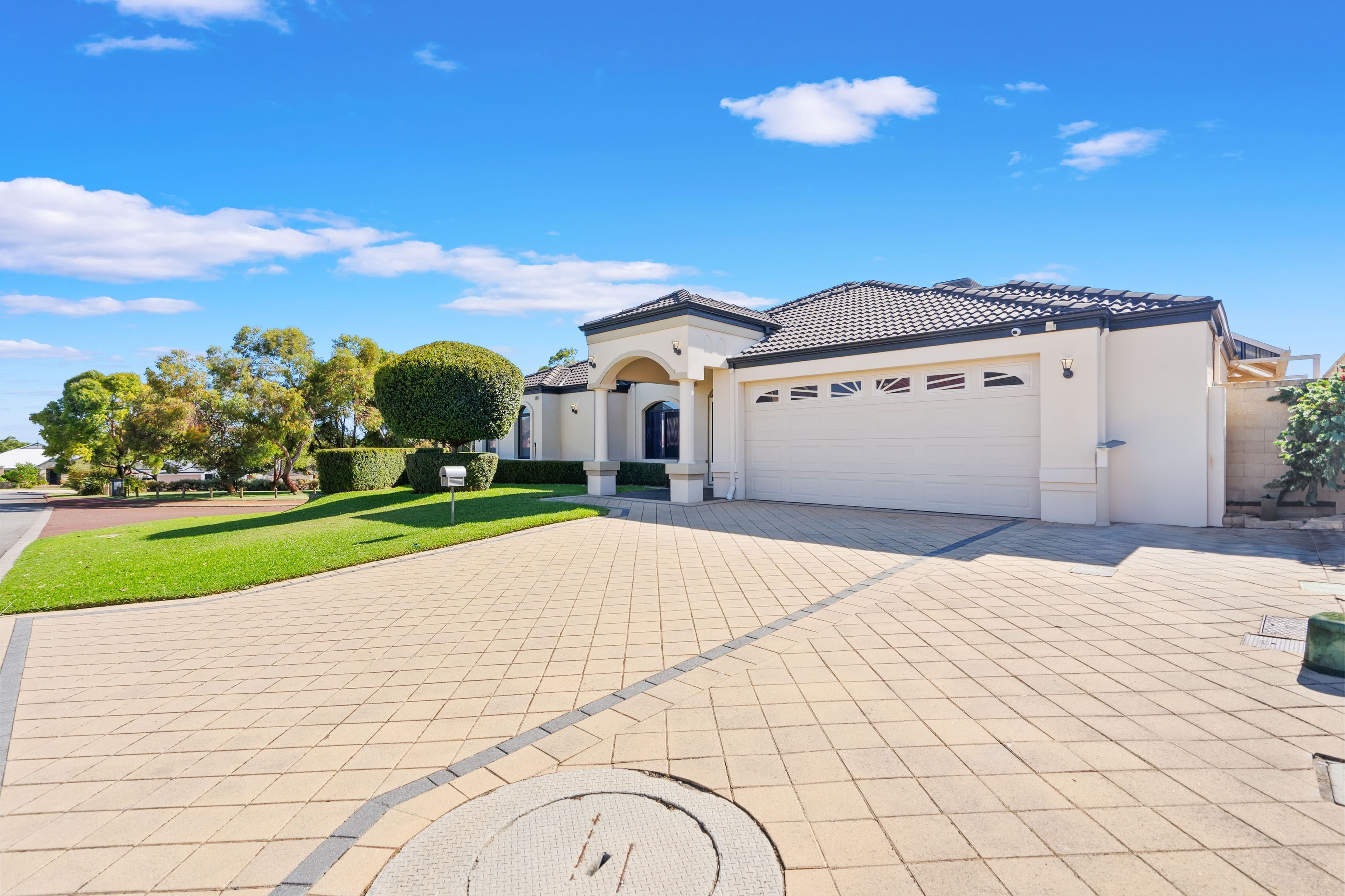 9 Oakdene Drive, Madeley WA 6065, Madeley - Thumbnail 2