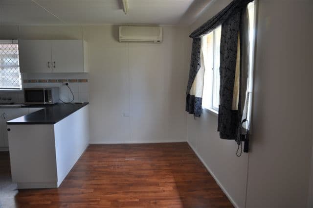38 Rob Street, NEWTOWN QLD 4350, Newtown - Thumbnail 4