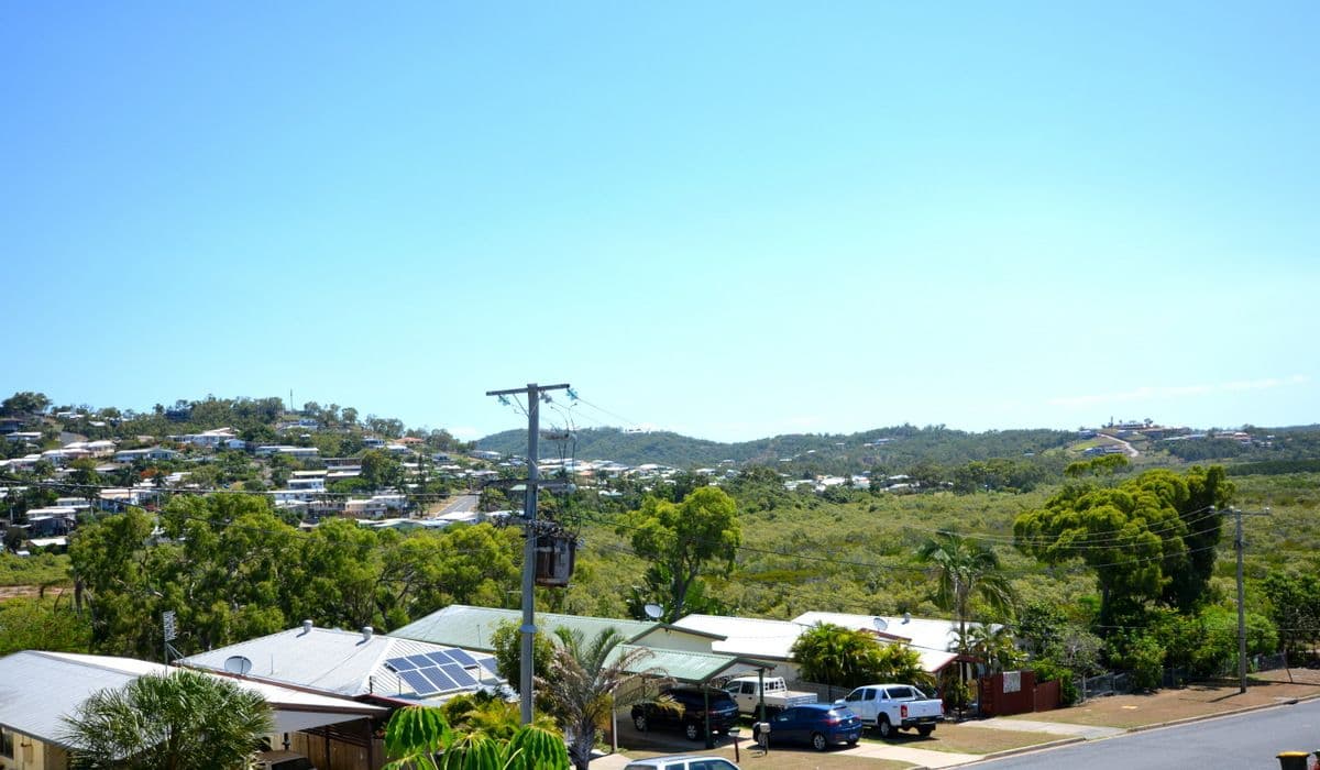 35 Poplar Street, Cooee Bay QLD 4703, Cooee Bay - Thumbnail 4