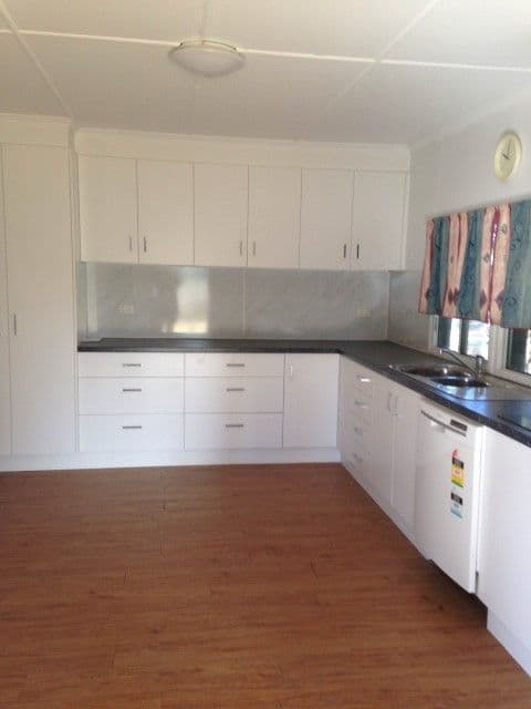 17 Lovell Street, ROMA QLD 4455, Roma - Thumbnail 2
