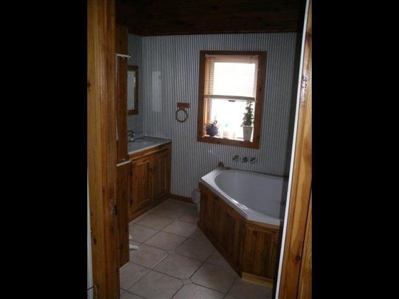 17 Lovell Street, ROMA QLD 4455, Roma - Thumbnail 4