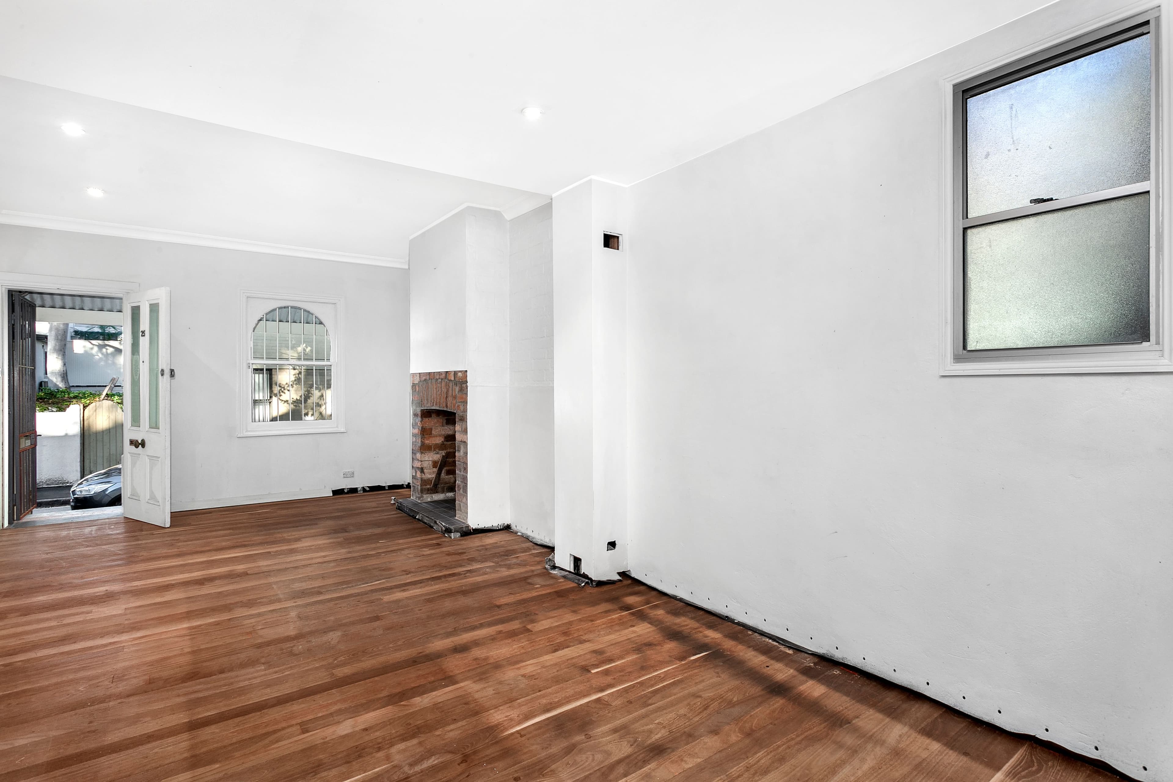 25 Alexander Street, Surry Hills - Thumbnail 2