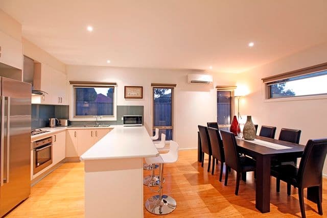 2 Robins Avenue, RESERVOIR VIC 3073, Reservoir - Thumbnail 7