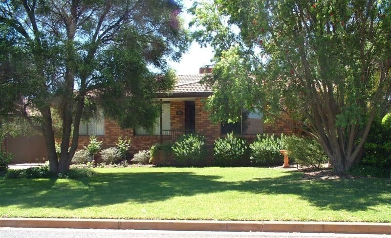 18   Lawson Street, DUBBO NSW 2830, Dubbo - Thumbnail 2