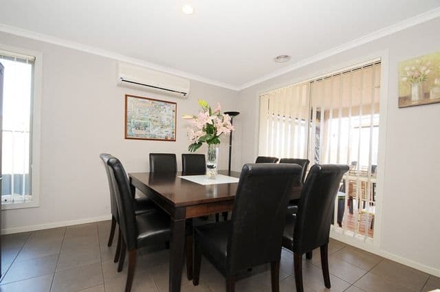 1 Coombes Court, POINT COOK VIC 3030, Point Cook - Thumbnail 5