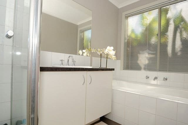 1 Coombes Court, POINT COOK VIC 3030, Point Cook - Thumbnail 6