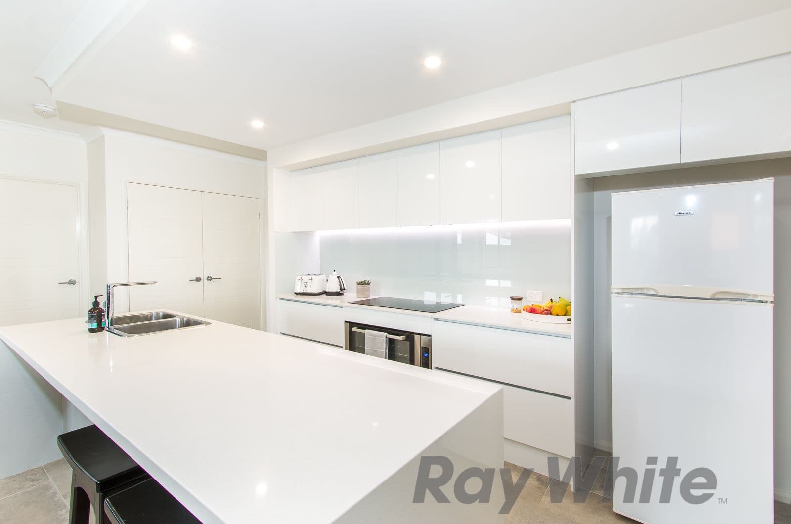 7 Blantyre Road, Macquarie Hills - Thumbnail 2