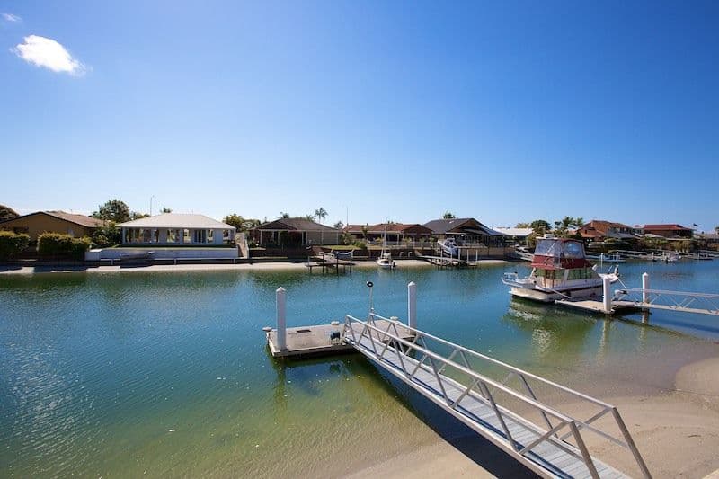 93 Tradewinds Avenue, PARADISE POINT QLD 4216, Paradise Point - Thumbnail 2